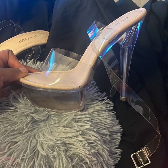 Clear size 7 platform heels❄️🥶 - Picture 2 of 2